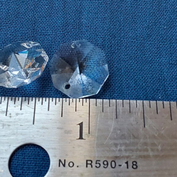 Vintage chandelier crystals for upcycling and repurposing brass connectors - Picture 3 of 9